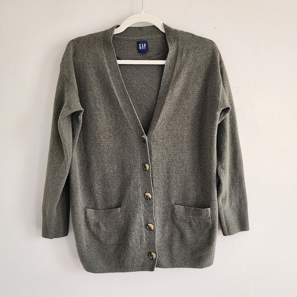 Gap Womens V Neck Cardigan Sweater XS Petite Minimalist Cottagecore Casual Layer